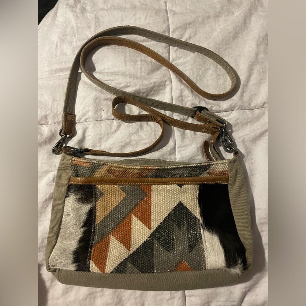 Myra purse